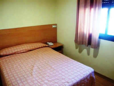 Hostal Apolo Мадрид Номер фото