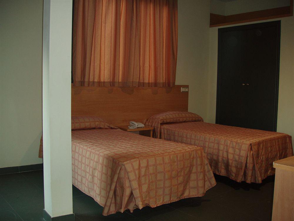 Hostal Apolo Мадрид Экстерьер фото