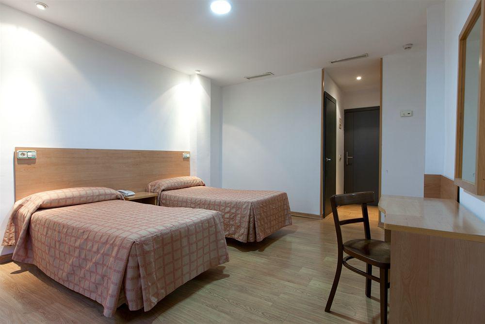 Hostal Apolo Мадрид Экстерьер фото