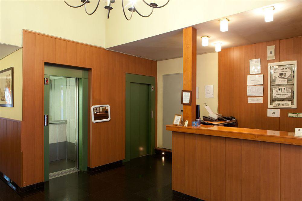 Hostal Apolo Мадрид Экстерьер фото