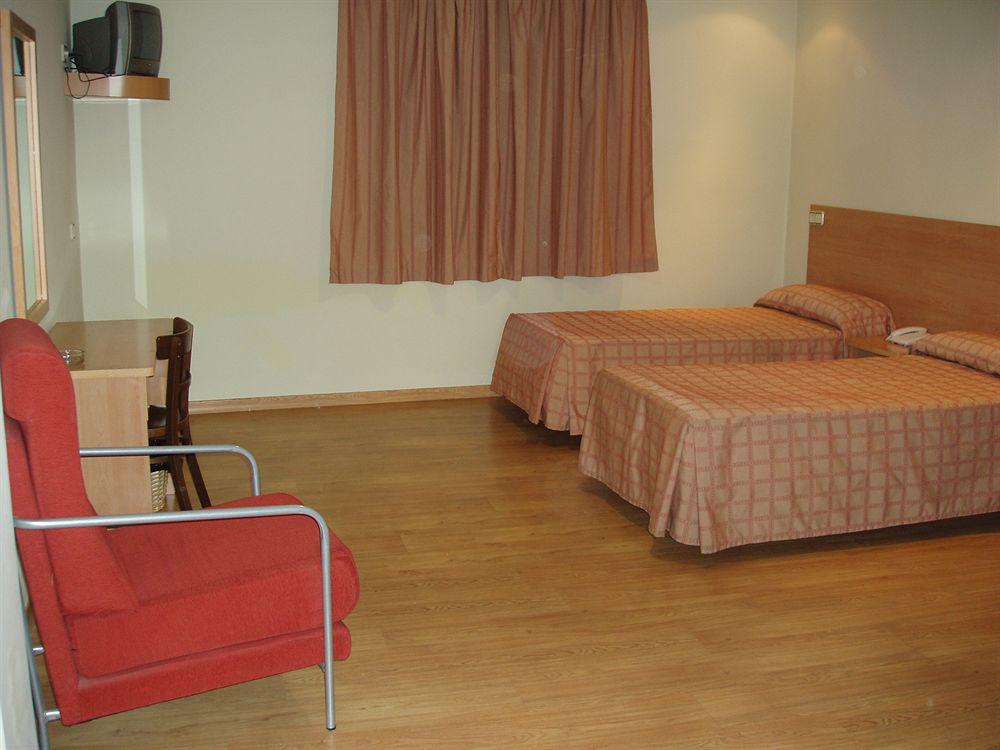 Hostal Apolo Мадрид Экстерьер фото